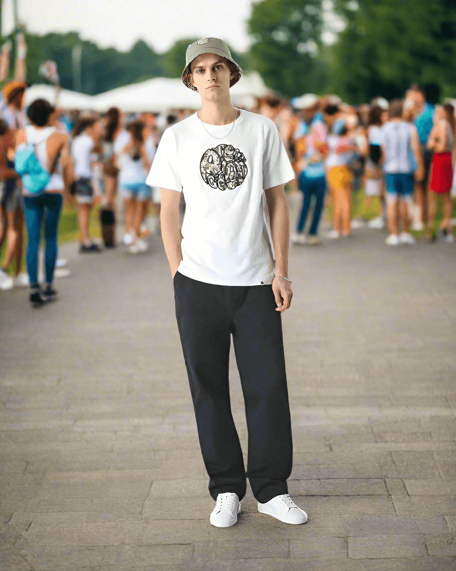 Pretty Green AQUARELLE Paisley Applique Logo T Shirt White